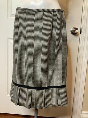 Lafayette 148 New York Black & White Chevron Print Wool Blend Skirt, Size 8